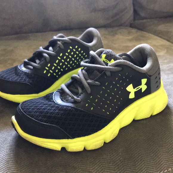 Under Armour Other - Under armour kids shoes 12 k like new